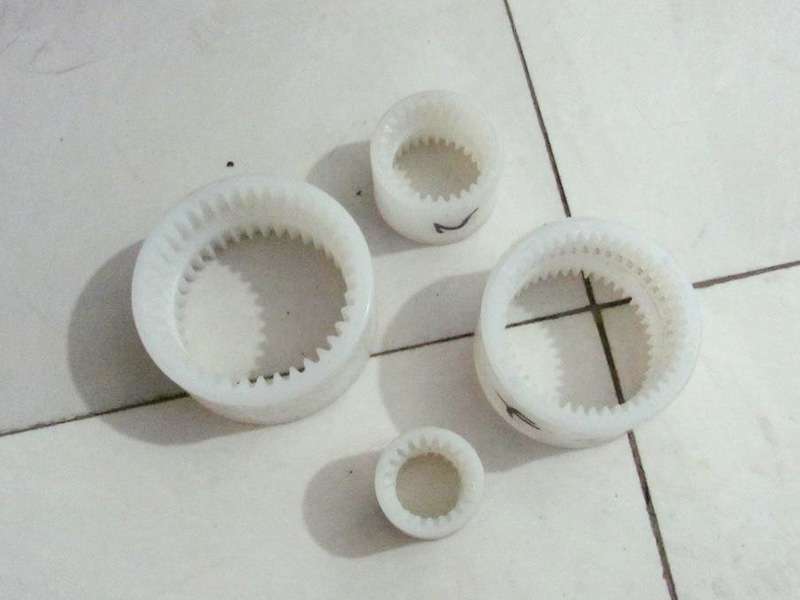 尼龍塑料件飛邊的原因有哪些？